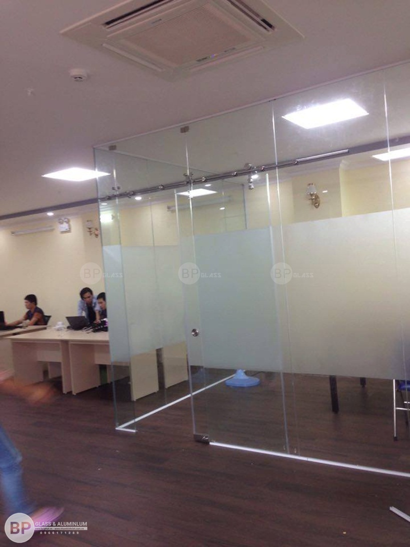 Lắp vách kính cường lực tại số 116 Vũ Trọng Phụng Buiphat.vn